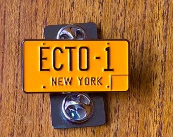 Ghostbusters ECTO 1 license plate enamel pin badge.
