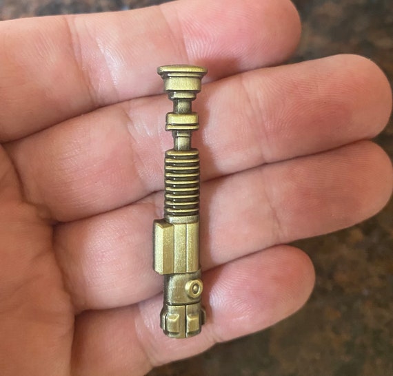Star Wars Red Light Sabre Quality Enamel Pin Badge 
