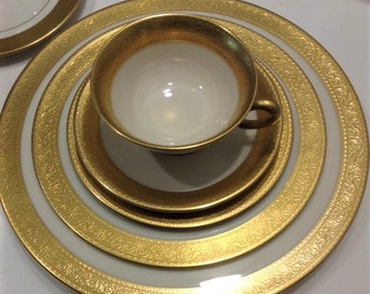 SALE Lenox Westchester Fine Bone China - 5 Piece Place Setting - 24K Gold Embossed Border Elegant Trim  Place Setting or Table Setting