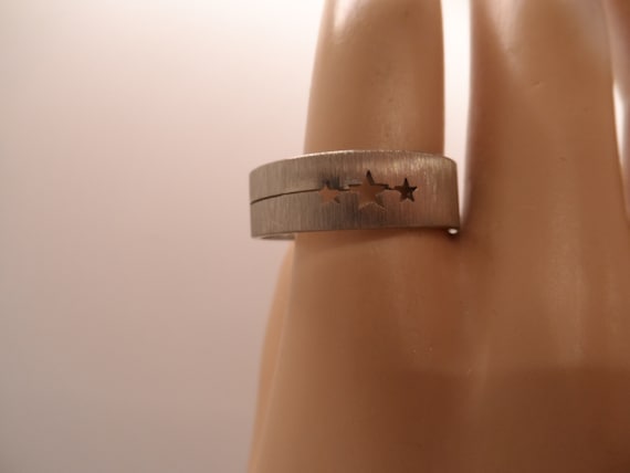 Vintage 1990s Statement Ring "Three Connected Sta… - image 1