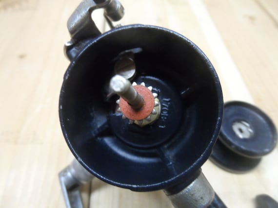 Vintage Shakespeare 2500 Ball Bearing Spinning Reel, Made in Japan