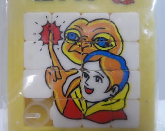 Vintage E.T The Extra Terrestrial sliding puzzle Key Chain, Original 1982 Merchandise. &quot;E.T&#39; With Kid Lighting His Finger Tip&quot;