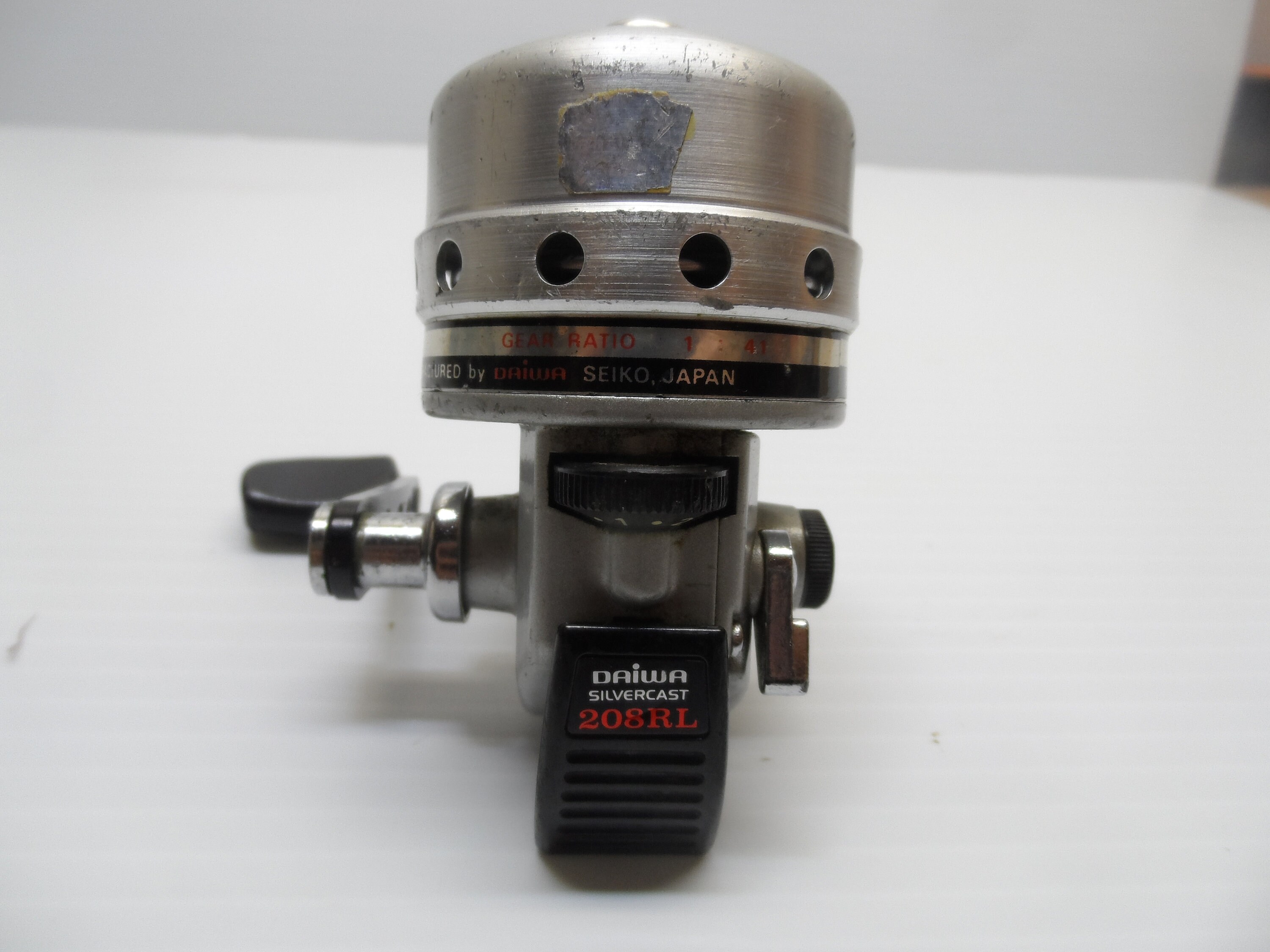 Vintage DAIWA Apollocast 108S Spincasting Fishing Reel 