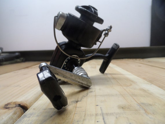 Vintage Shakespeare 2500 Ball Bearing Spinning Reel, Made in Japan