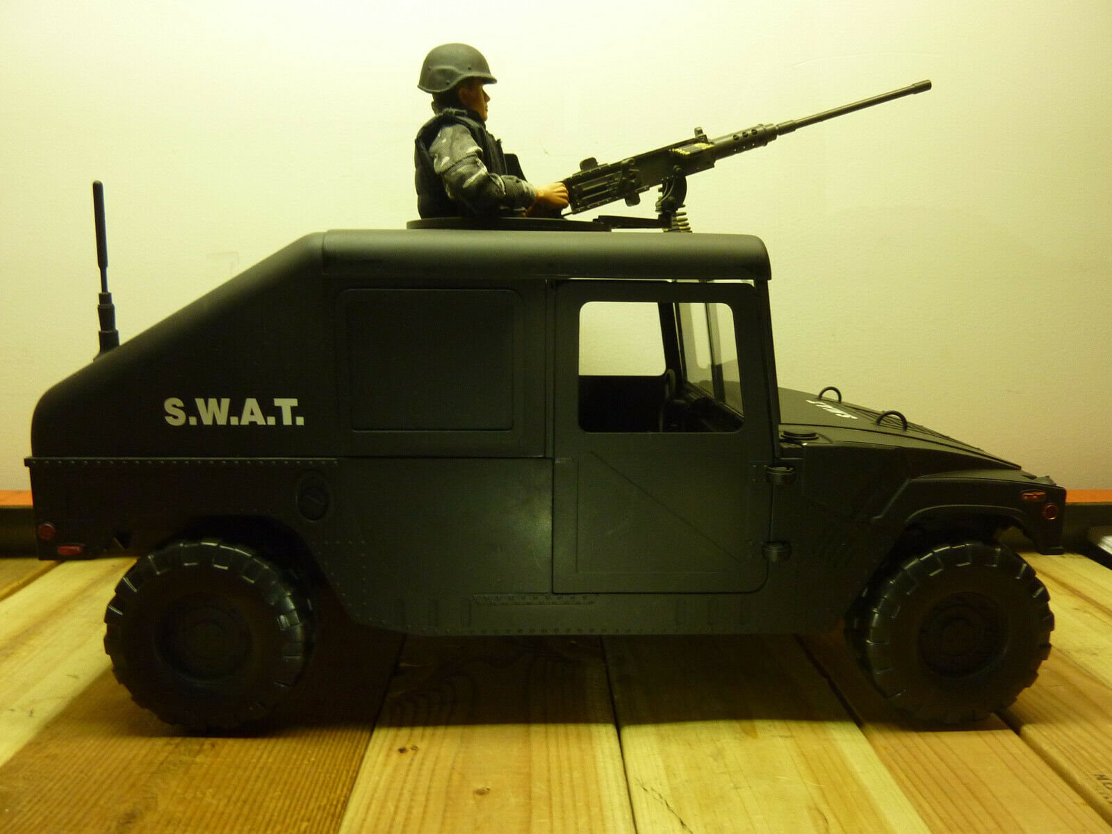 Vintage 21st Century Toys S.W.A.T. Humvee With Driver, 1:6