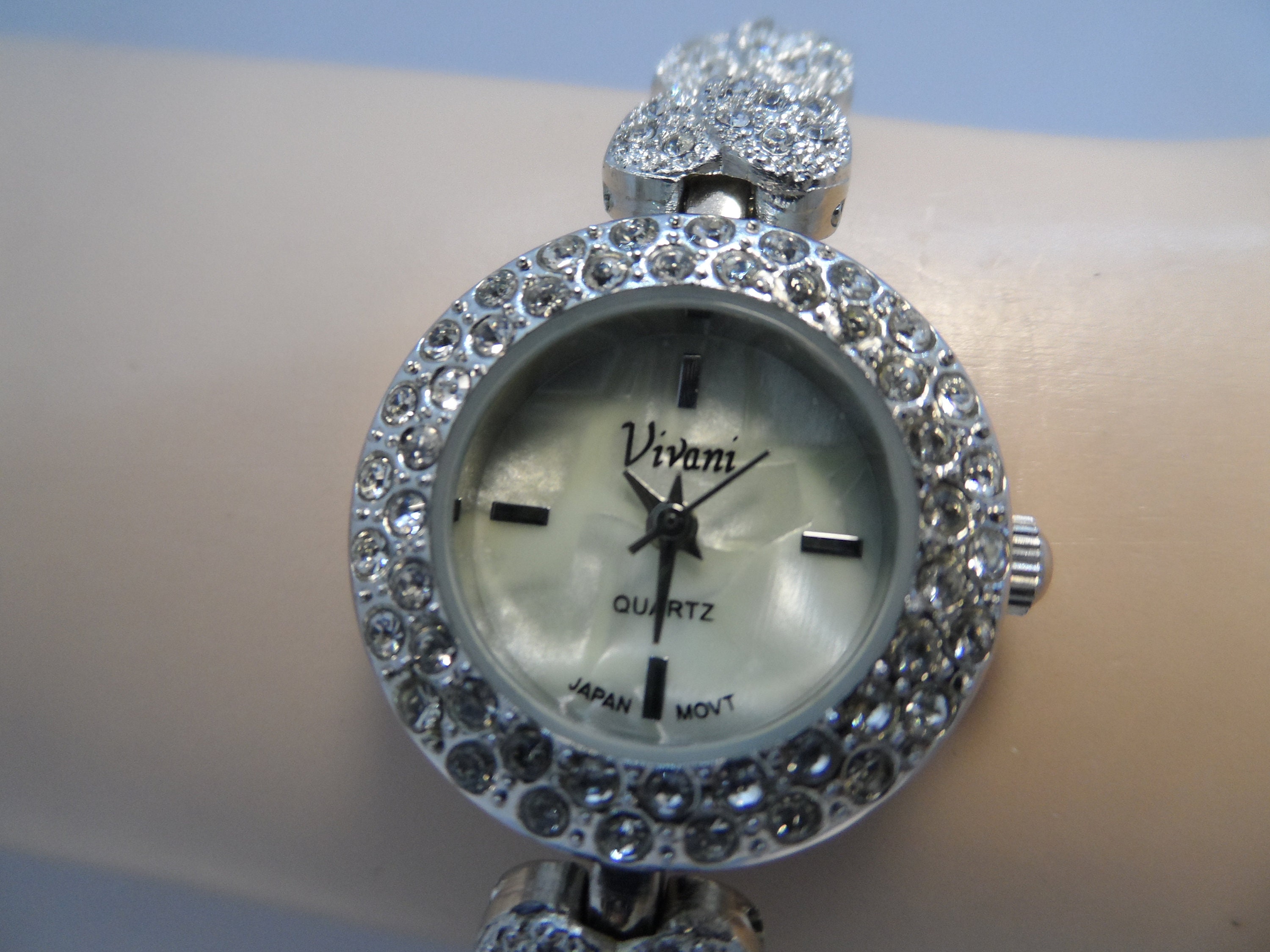 Beautiful Vivani Quartz rhinestones watch with matching bracelet Vintage Vivani Quartz Women main image 4