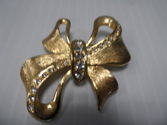 Vintage Ribbon Bow Brooch with Rhinestones Signed… - image 6