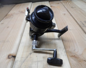 Vintage Shakespeare 2500 Ball Bearing Spinning Reel, Made in Japan