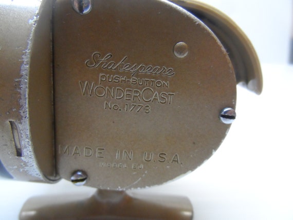 Vintage Shakespeare Fishing Reel No. 1773 Wondercast Model EJ Push Button.  -  Canada