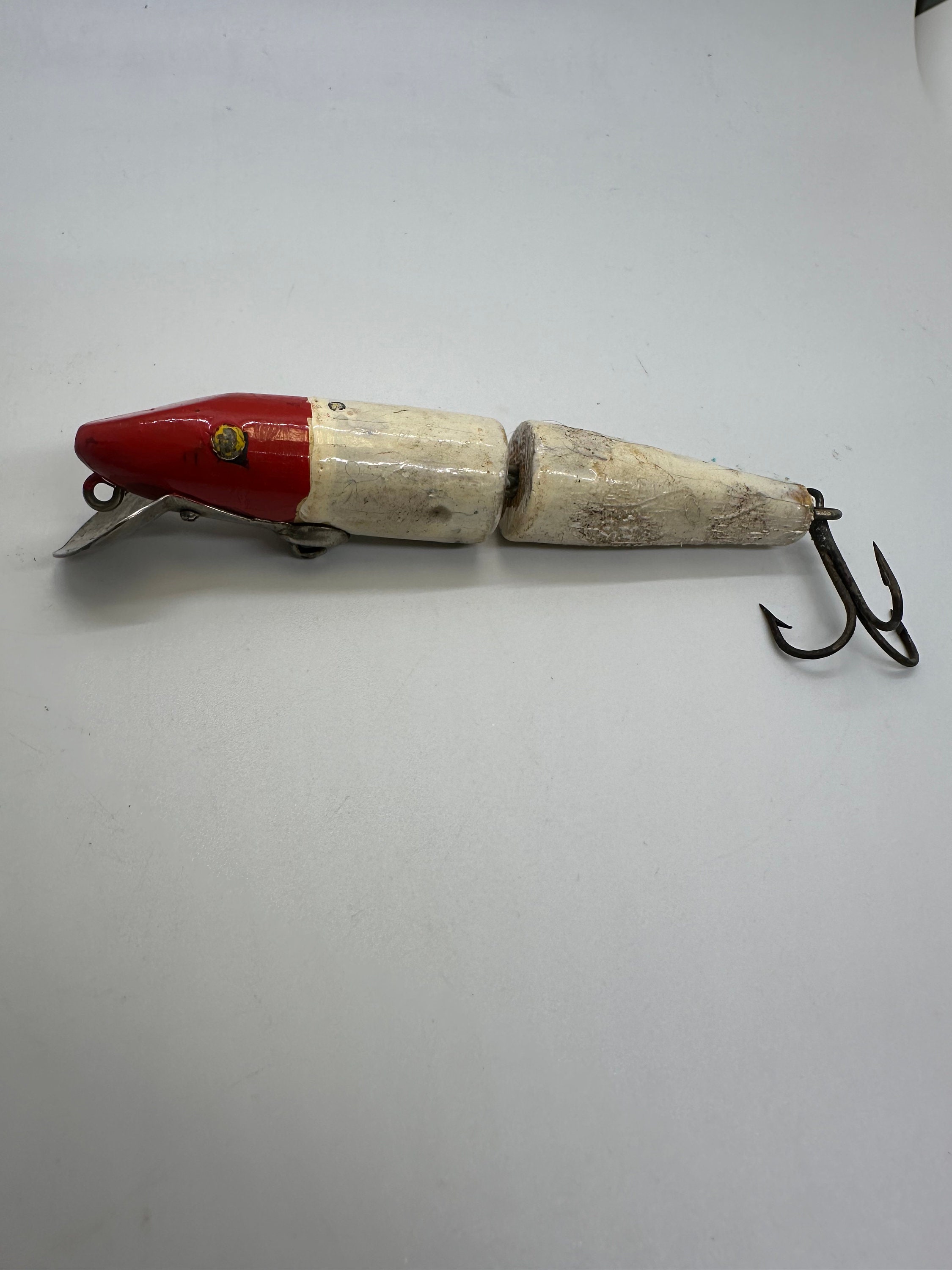 ANTIQUE WOOD FOLK ART HAND CARVED SURPRISE MINNOW FISHING LURE