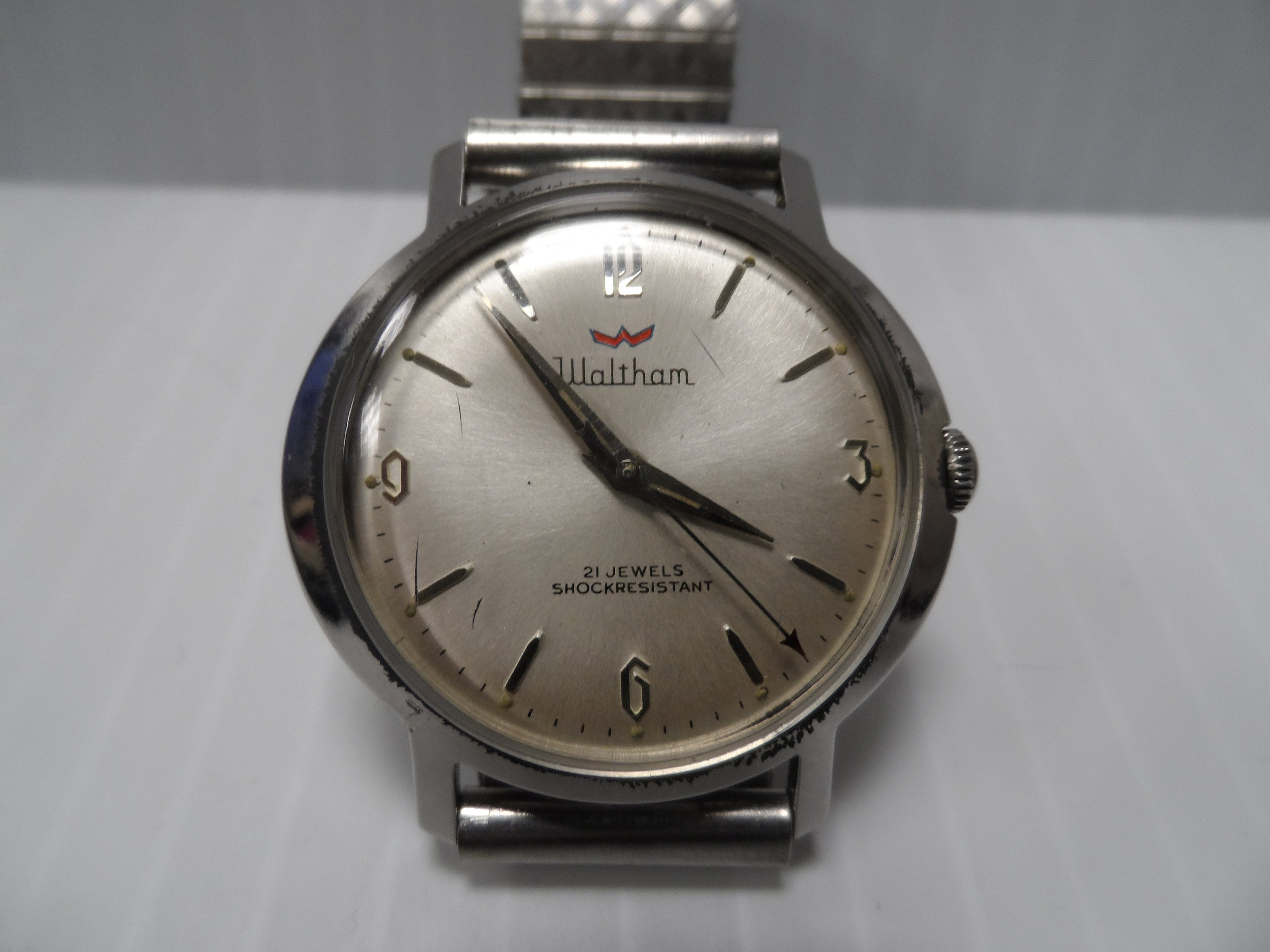 waltham 17 jewels wrist watch shock resistant