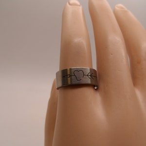 Vintage 1990s Statement Ring &quot;Heart with arrow&quot; Size 6 1/2