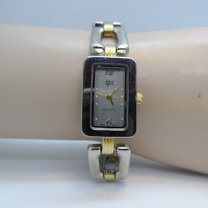 Vintage Ladies Quartz Stainless Steel Watch W/ Chain Link Bracelet Stainless/Gold Tone Japan Movement, 7 1/2&quot;