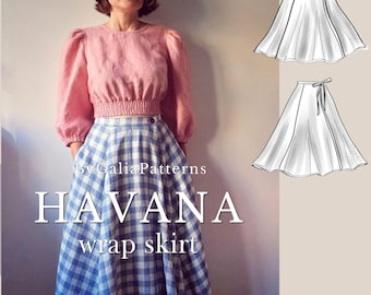 Puede incluir: Una falda cruzada de cuadros vichy azules y blancos con cierre de botón en la cintura, combinada con una blusa rosa de manga larga. La imagen incluye el texto ByGaliaPatterns HAVANA wrap skirt y dos bocetos en blanco y negro de la falda.
