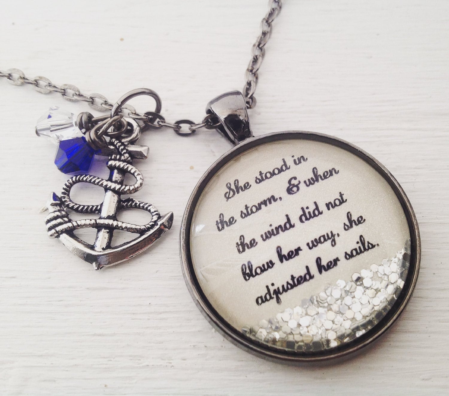 Personalisierter Schmuck, Inspirierende Halskette / Sie stand im Sturm / Inspirierendes Zitat /Scheidungsgeschenk