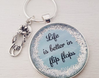 La vida es mejor en chanclas llavero personalizado, llavero temático de la playa, chancla mamá flop, llavero de la vida de la playa, regalo amante de la playa