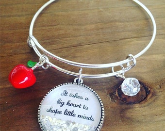 Teacher bracelet, "It takes a big heart to shape little minds" quote bracelet, end of the year gift, teacher gift, Apple bracelet