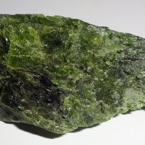 Diopside A grade Raw Rough 100% Natural Healing heart chakra Crystal Gemstone Mother Earth Stone Specimen