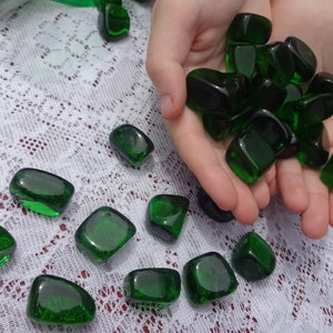 5 pezzi di pietra preziosa di cristallo curativo di ossidiana verde Gaia Stone, lucidata e burattata di medie dimensioni, proveniente da Washington, USA
