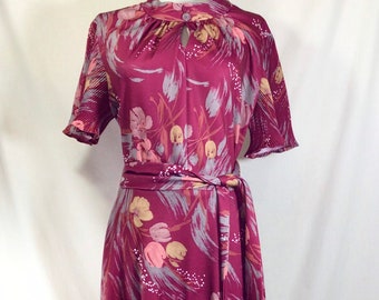 1970s Mauve Floral Dress with Accordion Flutter Sleeves and Detachable Sash size M/L