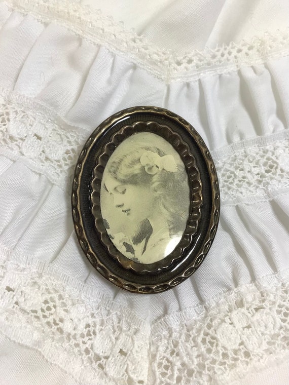 Vtg Frame Brooch with Black and White Photo of Bea