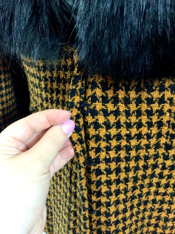1970s Fox Fur Collar Houndstooth Jacket by Saks F… - image 7