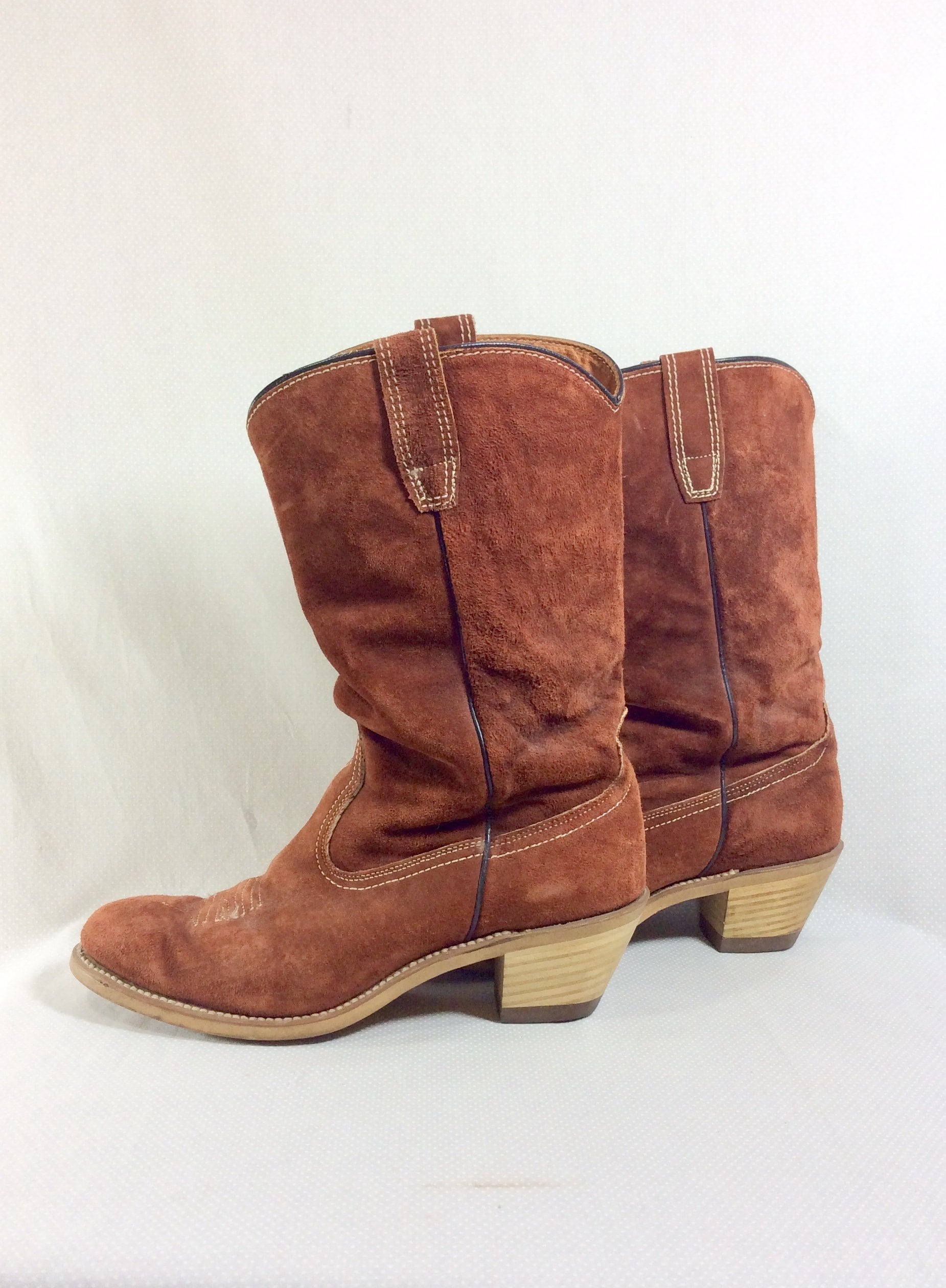 rounded cowgirl boots