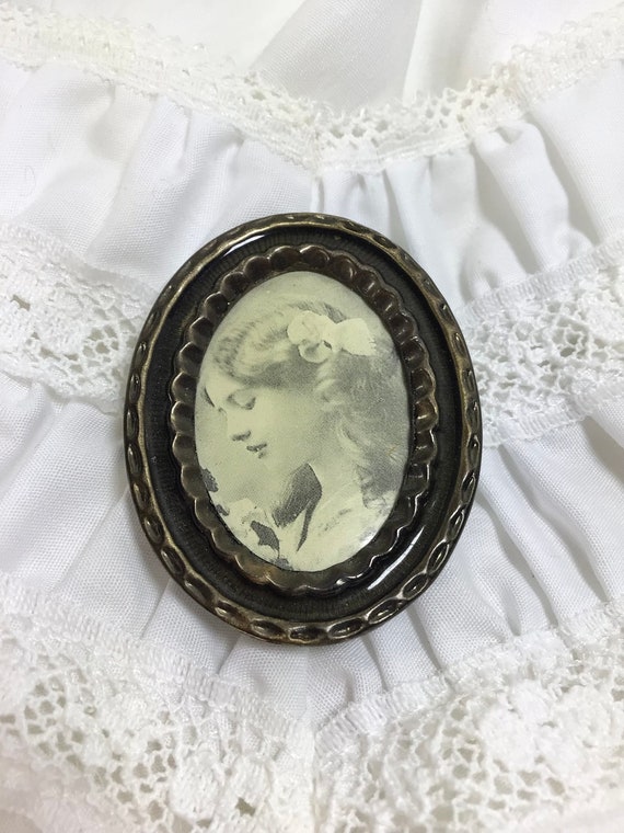 Vtg Frame Brooch with Black and White Photo of Be… - image 3