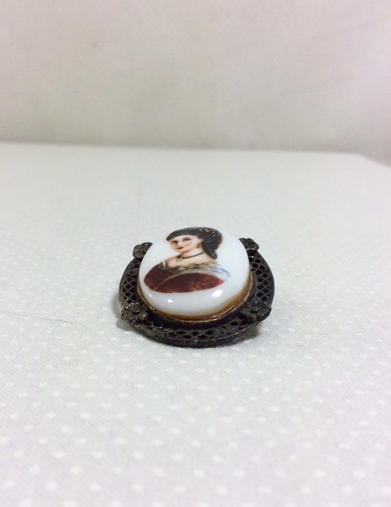 1970s Porcelain Painted Brunette Victorian Lady C… - image 9