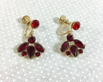 1960s Signed Ruby Rhinestone Dangly Screw-Back Earrings