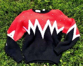 1980s Chevron Print Knit Sweater with Faux Pearls size S/M