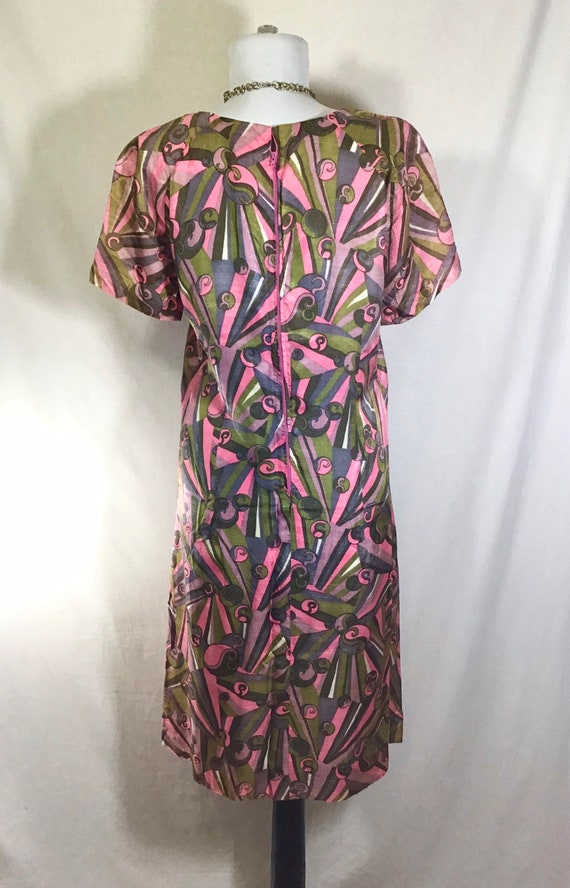 1960s Psychedelic Print Short Sleeve Shift Dress … - image 3