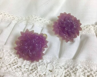 1940s Celluloid Clip-on Cluster Earrings with Purple Flowers