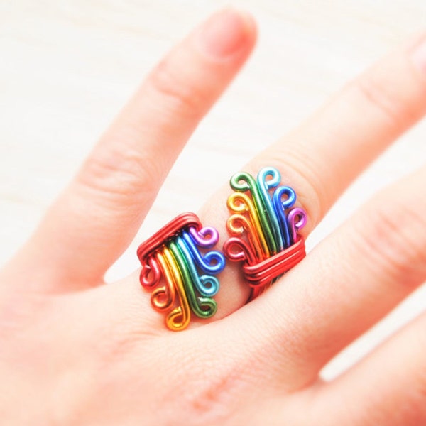 Anillo del arco iris, anillo Boho, anillo del orgullo gay, boda del arco iris, joyería del orgullo LGBT, regalo de la boda lesbiana, pareja lesbiana, regalo de la fiesta del arco iris