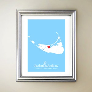 Art vertical personnalisé de carte de coeur de Nantucket - noms personnalisés, cadeau de mariage, fiançailles, date d'anniversaire