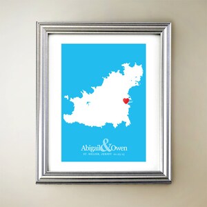 Guernsey aangepaste verticale hartkaartkunst - gepersonaliseerde namen, huwelijkscadeau, verloving, verjaardag