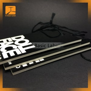 500 tag di abbigliamento di design personalizzati, spessore 2 mm, speciale speciale di alta qualità personalizzato 700G White Paper Tag Hang Tag Abbigliamento Tag