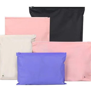 50-1000 個のカスタムフロストジッパーバッグ、高品質の衣類用ビニール袋、T シャツ用のカスタマイズされた衣類用バッグ、ロゴプリントのパーカーパッケージ