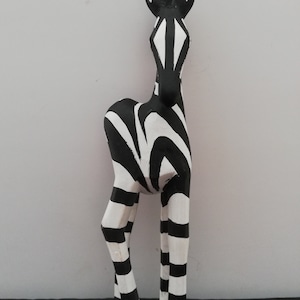 Zebra namens Happy Holzschnitzerei aus Simbabwe