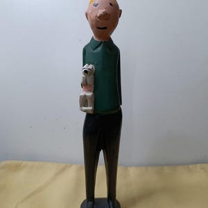 Koloniale Figur handgeschnitzt in Afrika