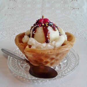 Waffle Cone Sundae Candle ©