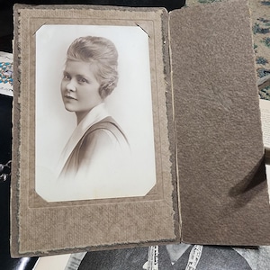 Fotografia antiga, foto de mulher, fotografia original, tom sépia, fotografia de cartão de gabinete, decoração de arte de parede, fotografia vintage