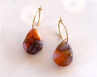 Boucles d'oreilles ETNA - modèle goutte fermoir créole - orange, marron et doré - fermoirs et détails en acier inoxydable doré.