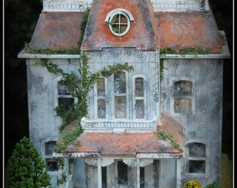 Wooden Model Bates House from the film Psycho Kit