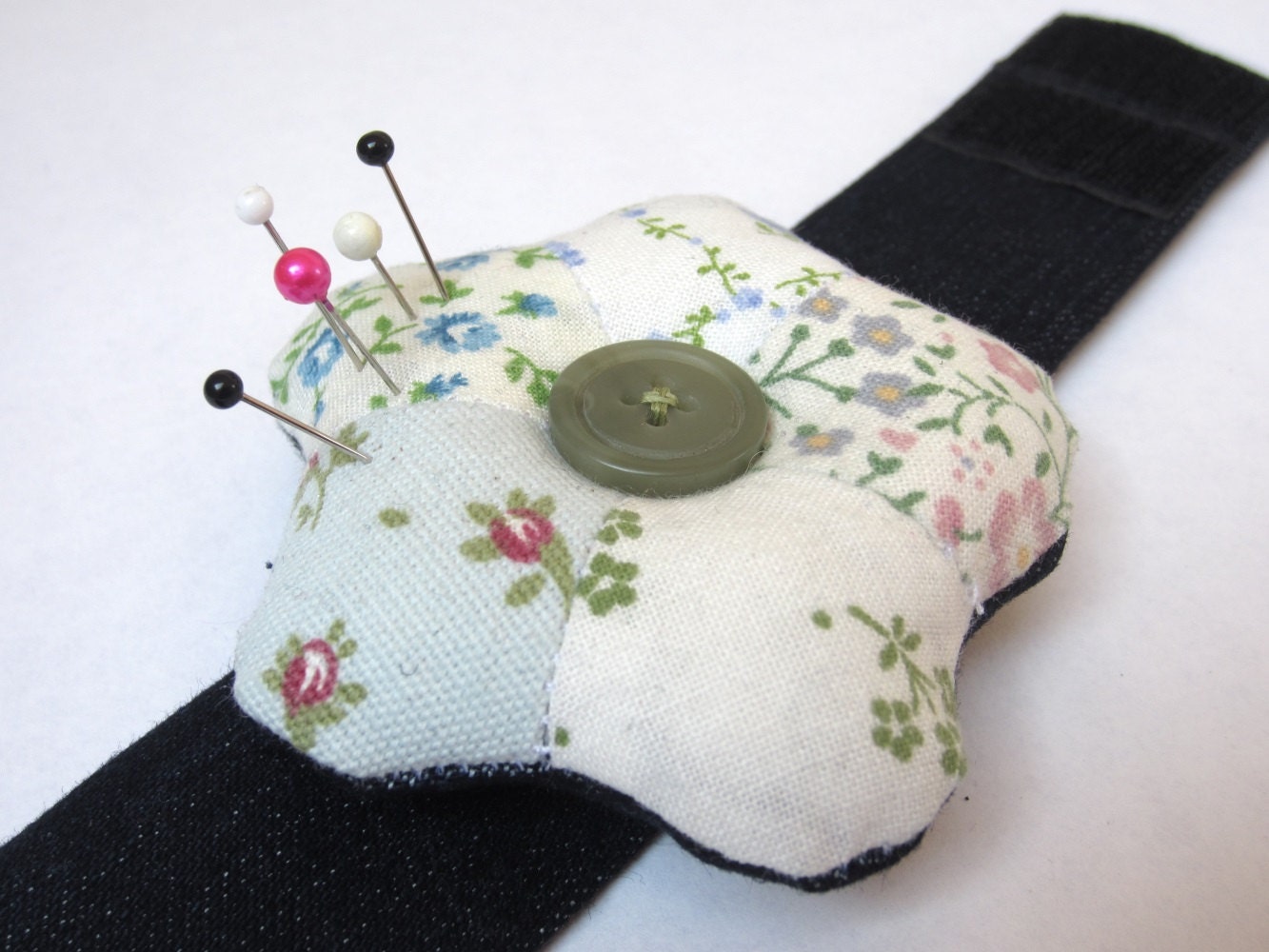 Pin Cushion Bohin Wrist Pincushion With Snap Bracelet 99994 Choose