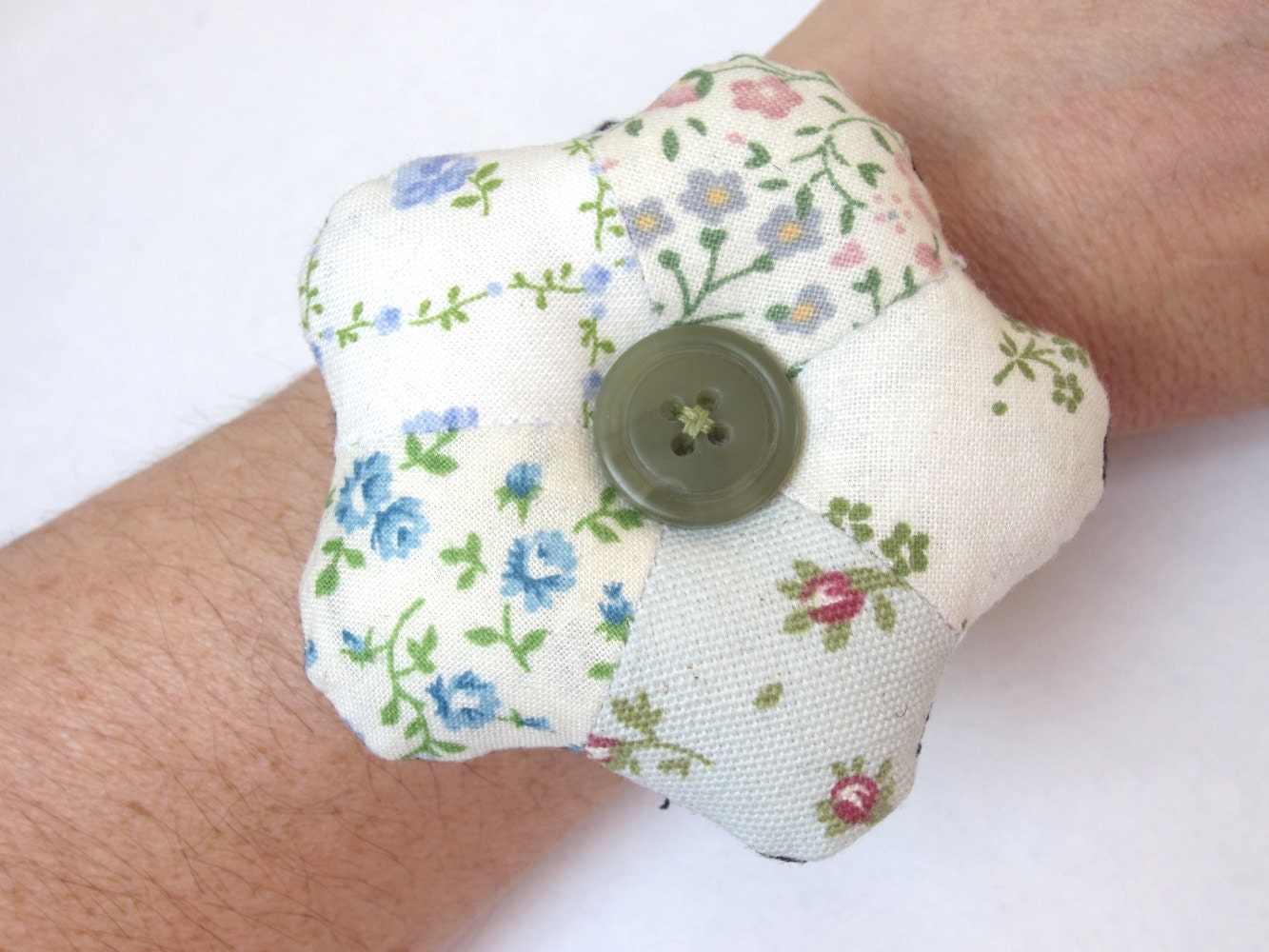 Wrist Pin Cushion Sewing Pattern Pdf Cuff Pincushion to Make Etsy