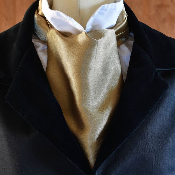 Cravat en satin d’or