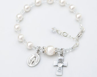 Erstkommunion Geschenk für Mädchen - Weiße Kristallperlen Armband - Personalisierte Buchstaben Option - Einstellbare Größe - Katholisches Geschenk