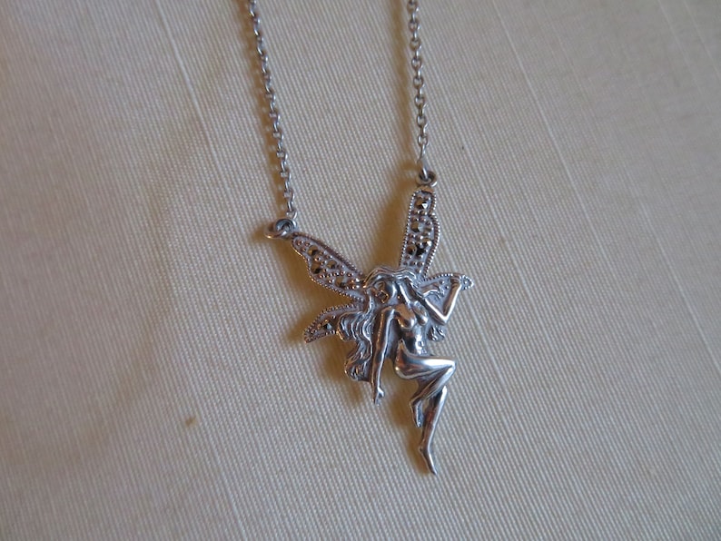 Weight 4.8 Grams Vintage Sterling Silver 925 /& Genuine Marcasite Beautiful Woman Angel Necklace 17 Inches Long