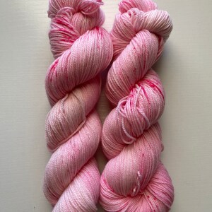 Pink Speckled Indie Dyed Yarn, Hand Dyed Yarn, Speckled Yarn, Sock Yarn, Colorful Yarn, Cotton Candy Yarn